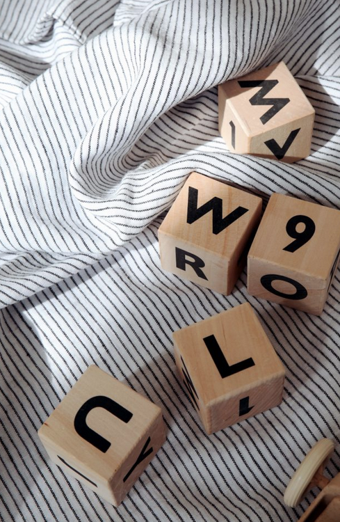 Koka alfabēta klucīši, Alphabet Blocks Black, Ooh Noo