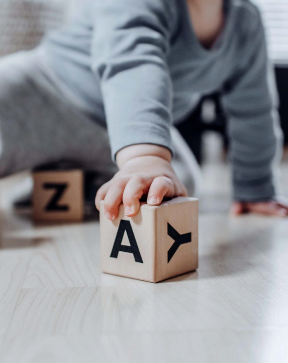 Koka alfabēta klucīši, Alphabet Blocks Black, Ooh Noo