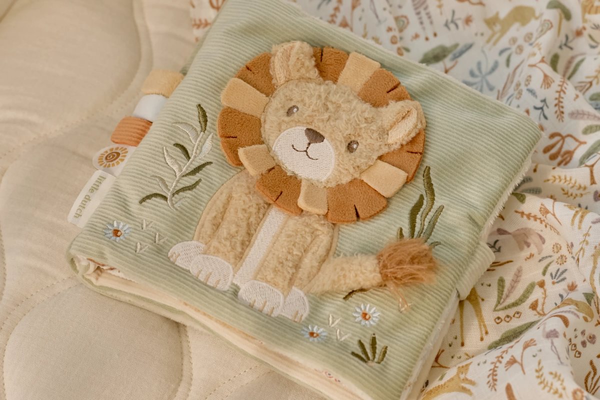 Mīkstā grāmata Safari Friends, Soft Activity Book Large, Little Dutch