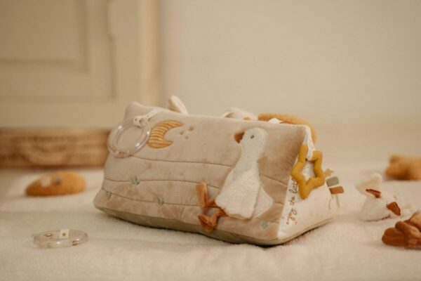 Mīkstais aktivitāšu trīsstūris Newborn Naturals, Activity Triangle, Little Dutch