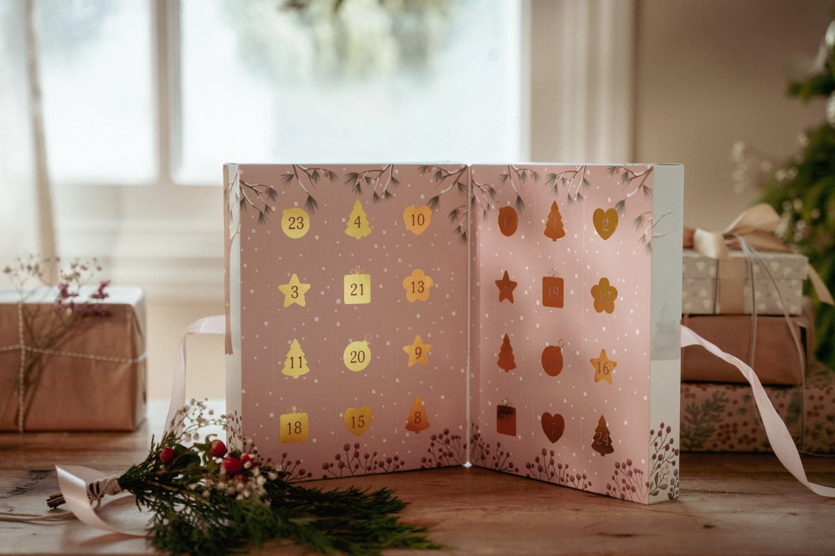 Ziemassvētku adventes kalendārs - piekariņu rokassprādzes, Christmas Advent Calendar with Bracelets, Little Dutch