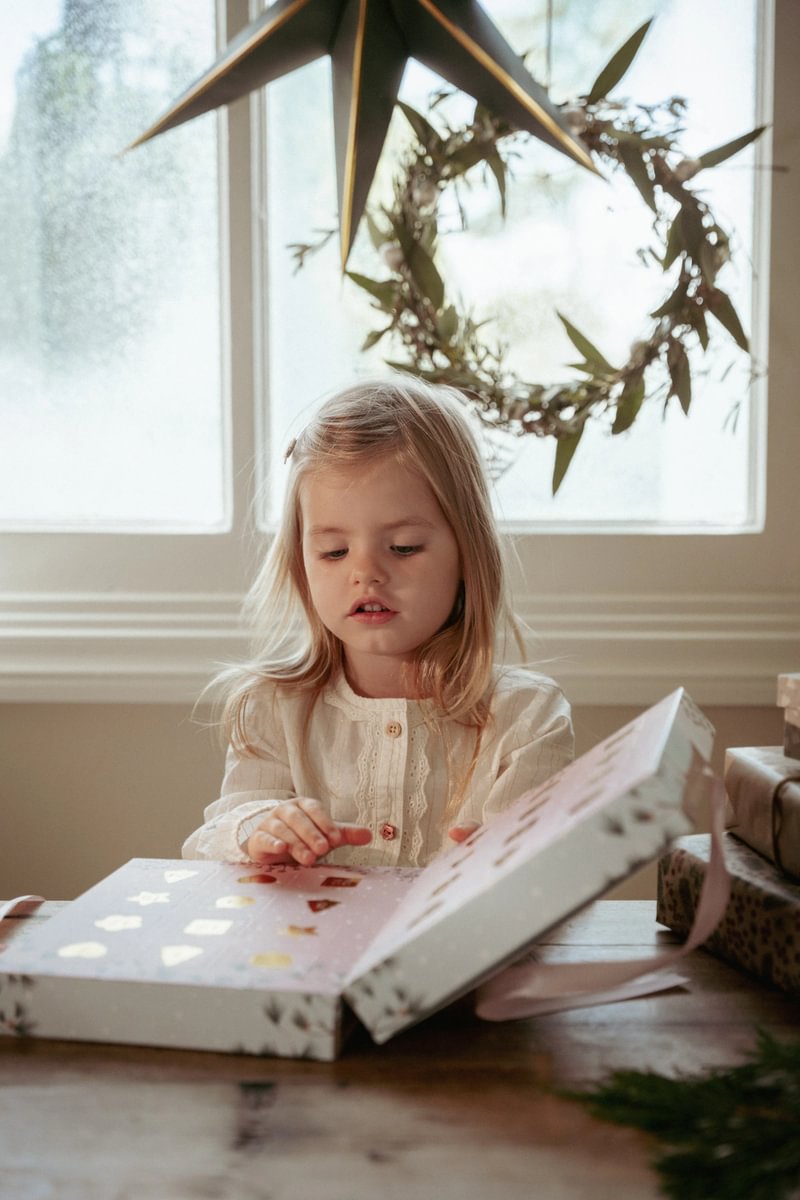 Ziemassvētku adventes kalendārs - piekariņu rokassprādzes, Christmas Advent Calendar with Bracelets, Little Dutch