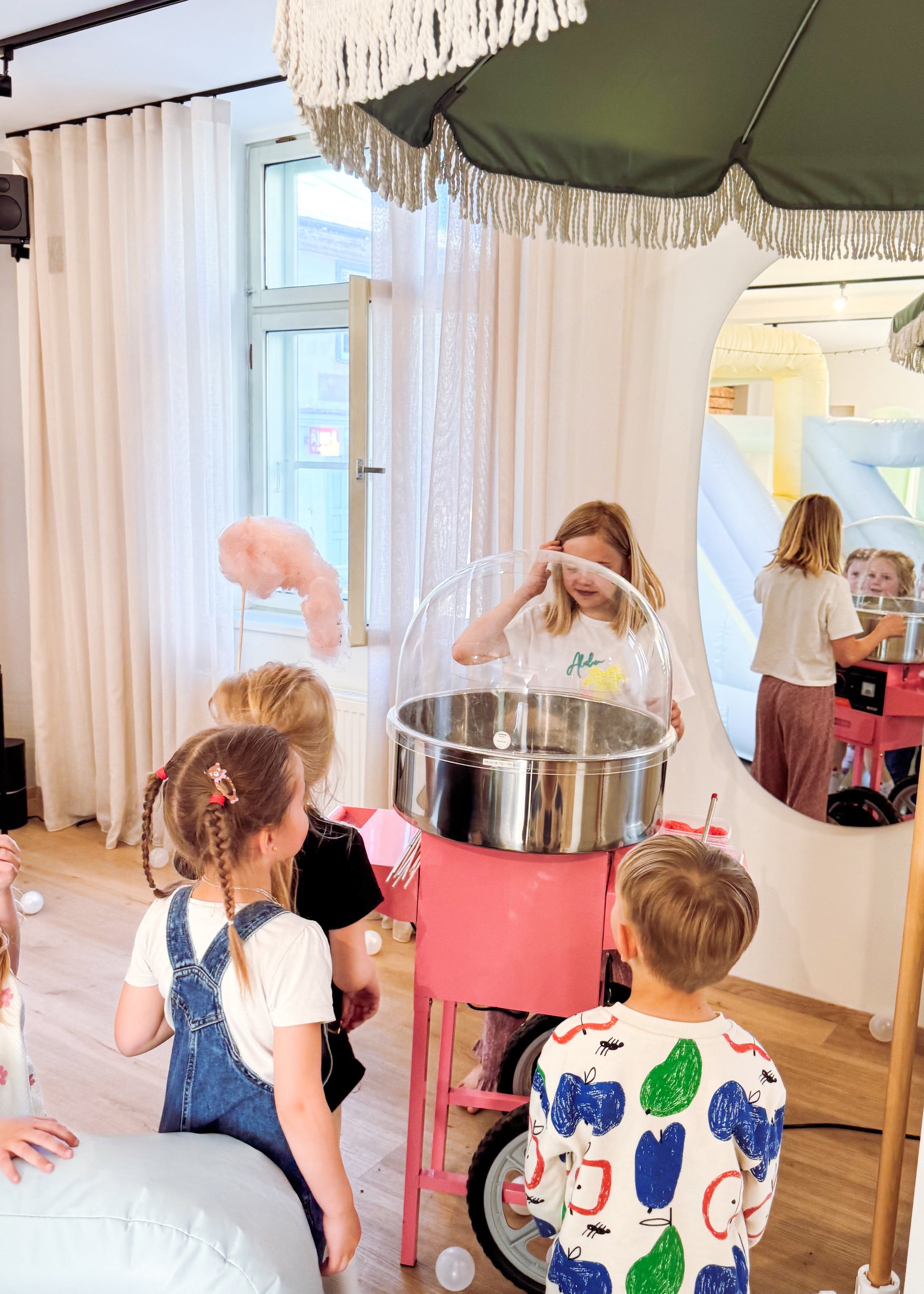 Cukurvates aparāta Cotton Candy noma Liepājā un Dienvidkurzemē + krāsainie cukuri