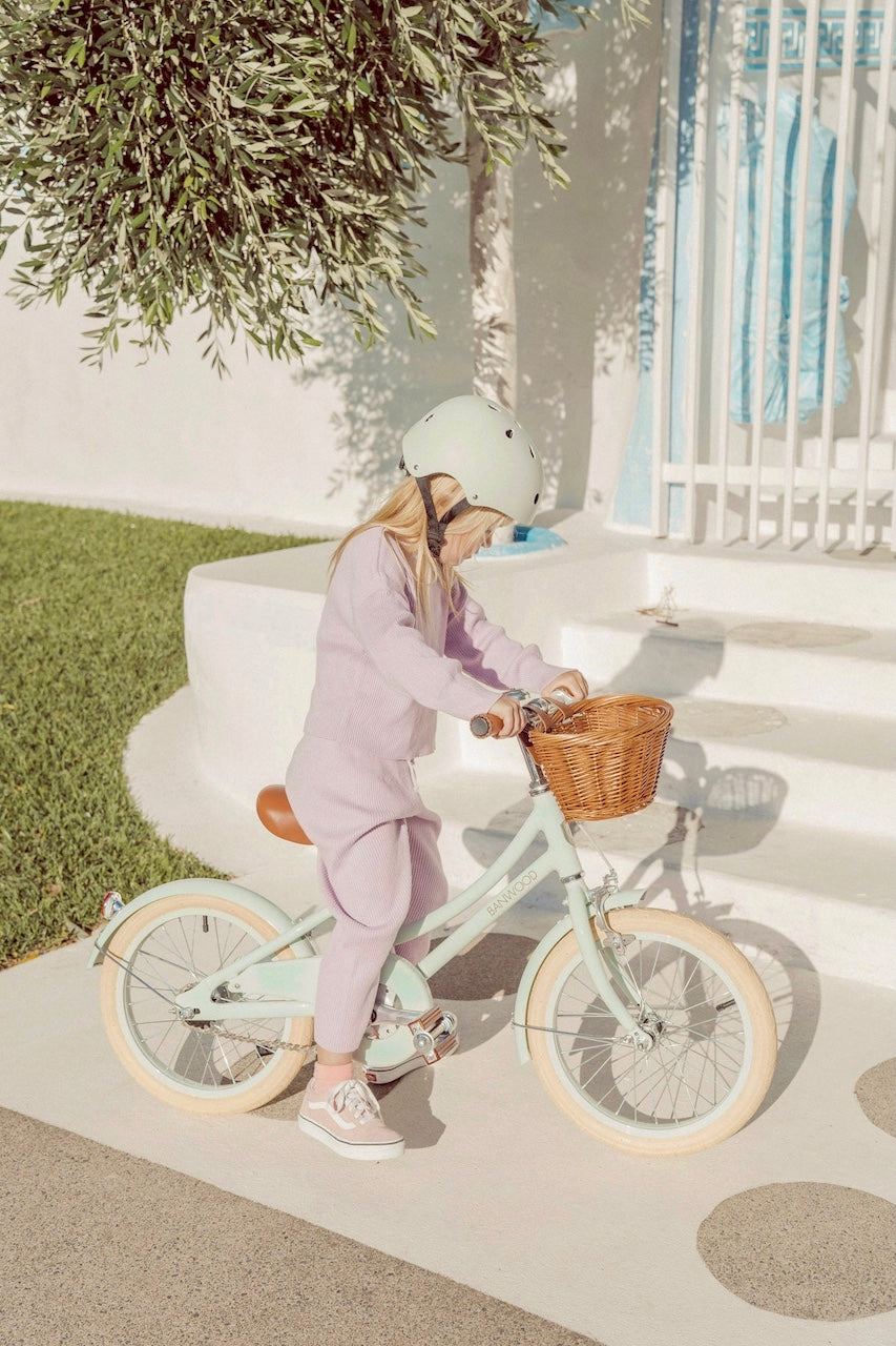 Bērnu divritenis ar pītu grozu, gaiši zaļš, Classic Bike Vintage Mint, Banwood