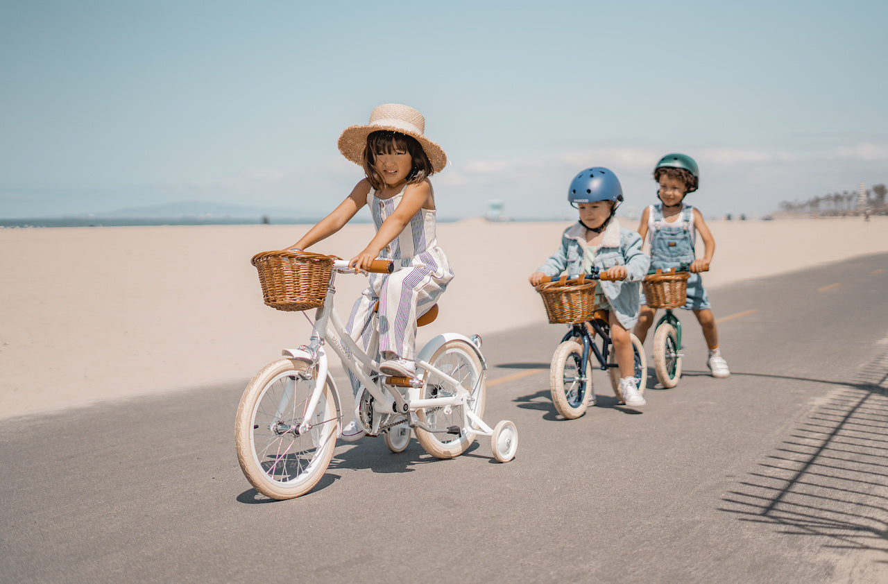 Banwood bērnu velosipēds ar pītu koka groziņu, balts divritenis ar pievienojamiem palīgriteņiem, 16 collu, Banwood Classic kids bike, White, 16 inch