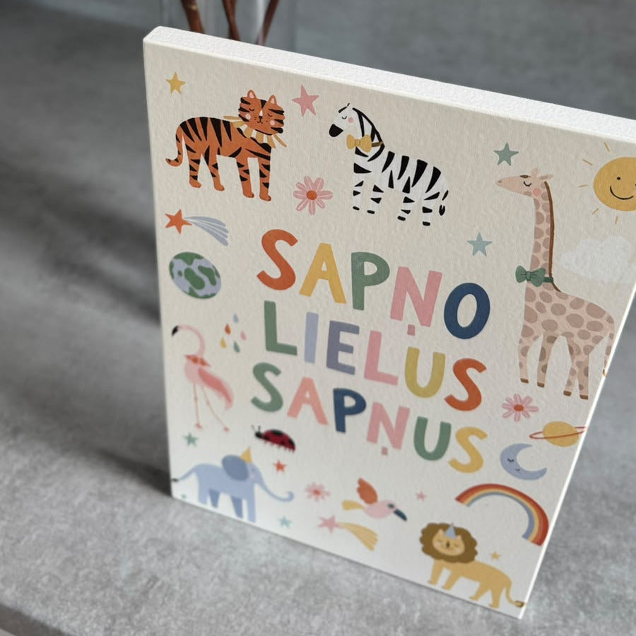 Bērnistabas koka dekors "Sapņo lielus sapņus " ar zvēriņiem, Veco Dēļu Dekors