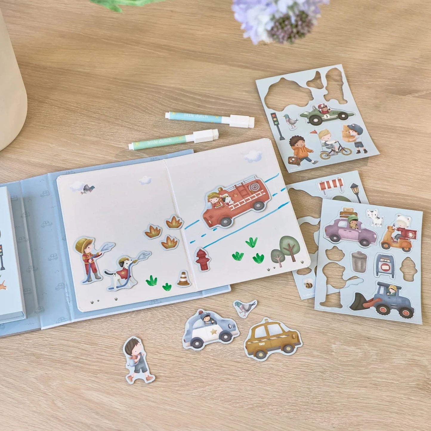 Radošais magnētu un zīmēšanas komplekts Magnet & Draw Set, Jim & Vehicles, Little Dutch, Artikuls: BT126895