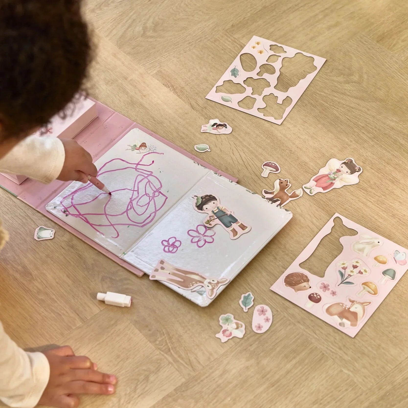Radošais magnētu un zīmēšanas komplekts Magnet & Draw Set, Rosa & Fairy Garden, Little Dutch, Artikuls: BT126894