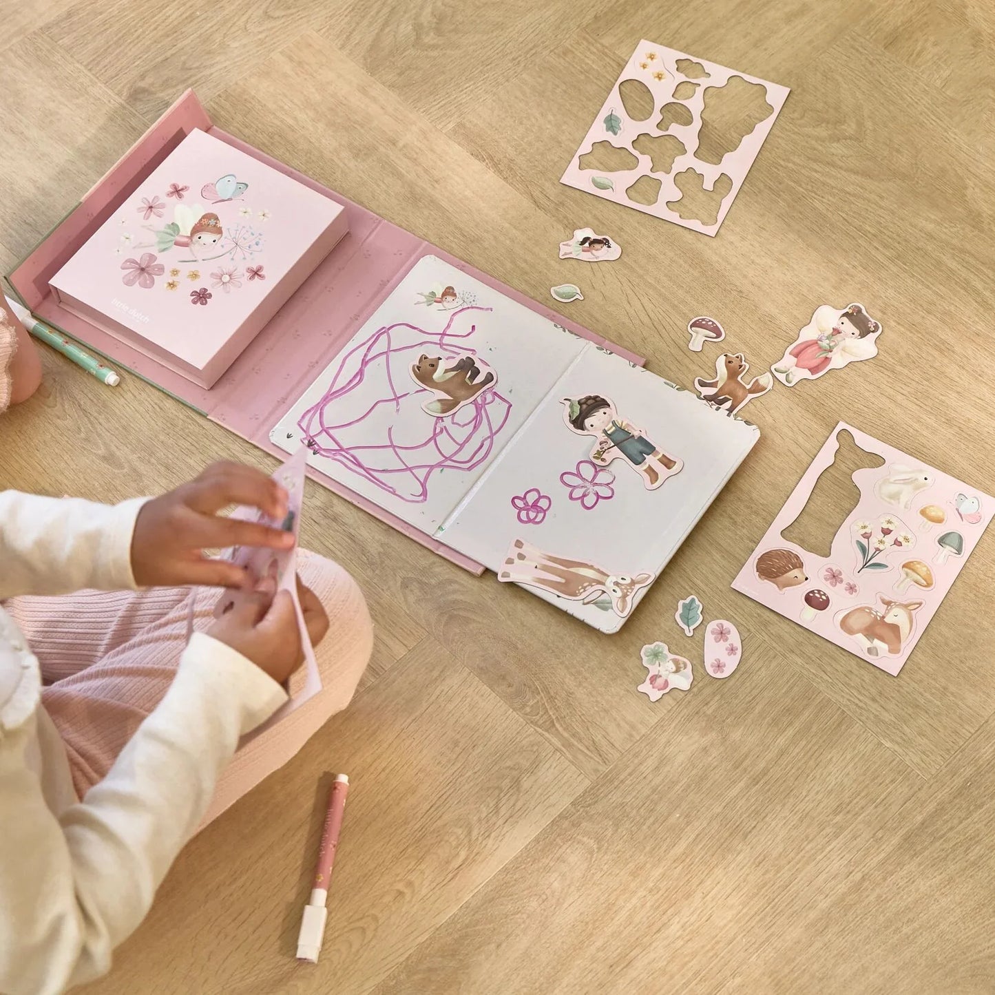 Radošais magnētu un zīmēšanas komplekts Magnet & Draw Set, Rosa & Fairy Garden, Little Dutch, Artikuls: BT126894