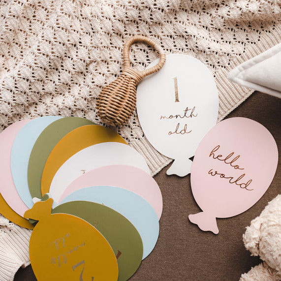 Double-sided monthly photo cards for newborn, Milestone Cards Balloons