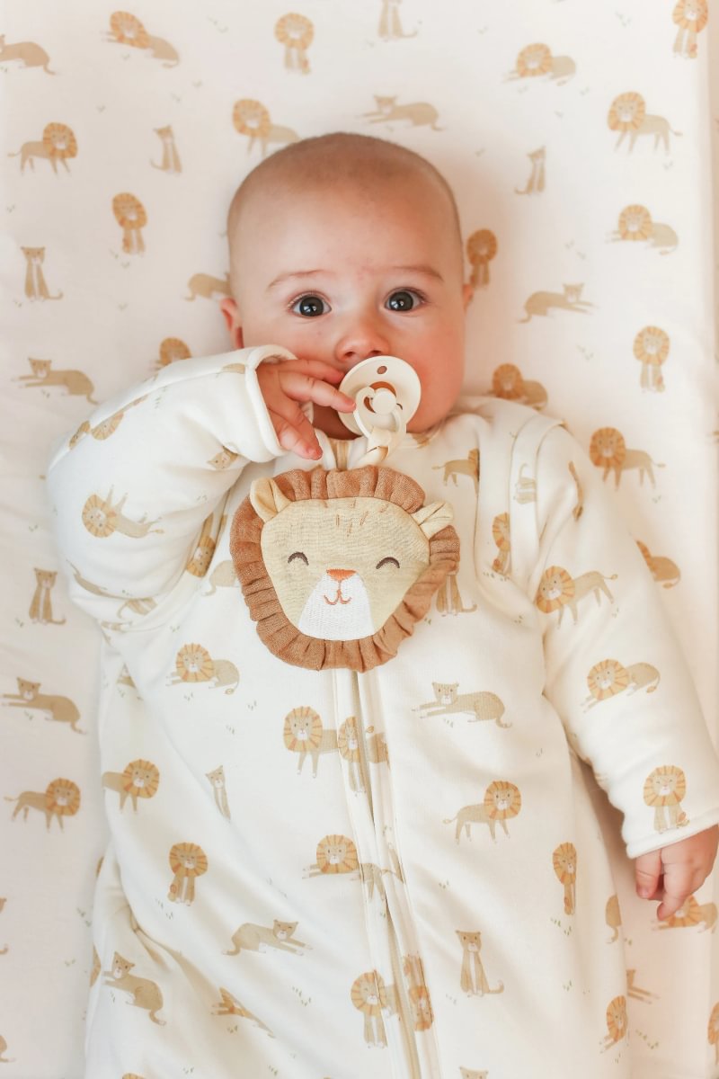 Mīļlupatiņa - knupīša turētājs Lion, Pacifier Cloth Safari Leo, Little Dutch, TE21226047