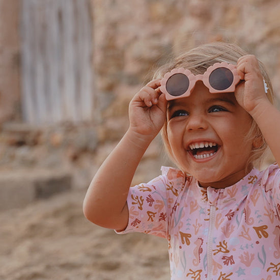 Video - Bērnu saulesbrilles Almond, Kids sunglasses, Little Dutch,  LD125803