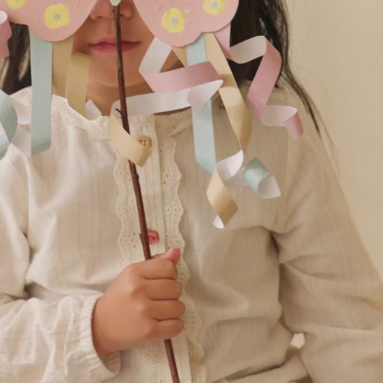 Rokdarbu grāmata ar šķērēm Book with Scissor Rosa & Friends masks, Little Dutch, LD126824 - Video