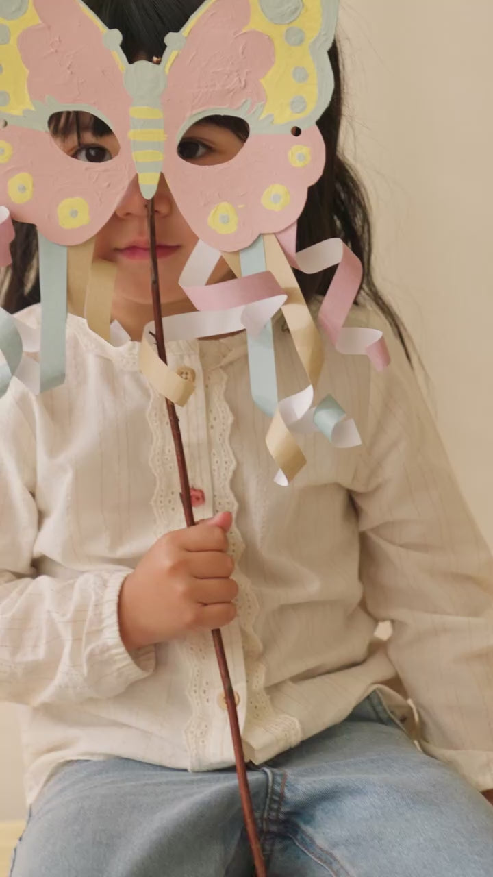 Rokdarbu grāmata ar šķērēm Book with Scissor Rosa & Friends masks, Little Dutch, LD126824 - Video