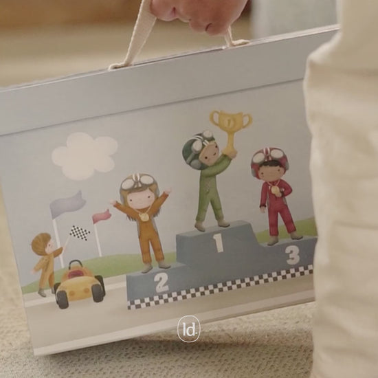 Rotaļu čemodāns ar auto sacīkšu trasi, Play Case with Racetrack, Little Dutch, ld2524