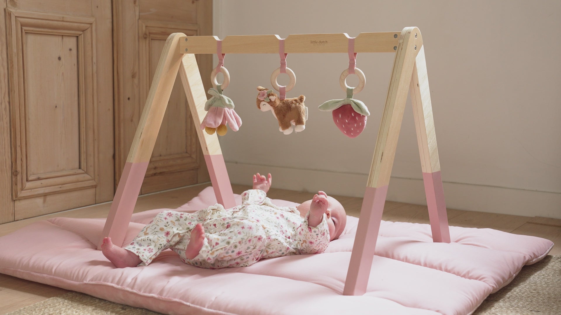 Video - Aktivitāšu statīvs, Baby Gym Fairy Garden, Little Dutch, LD9010