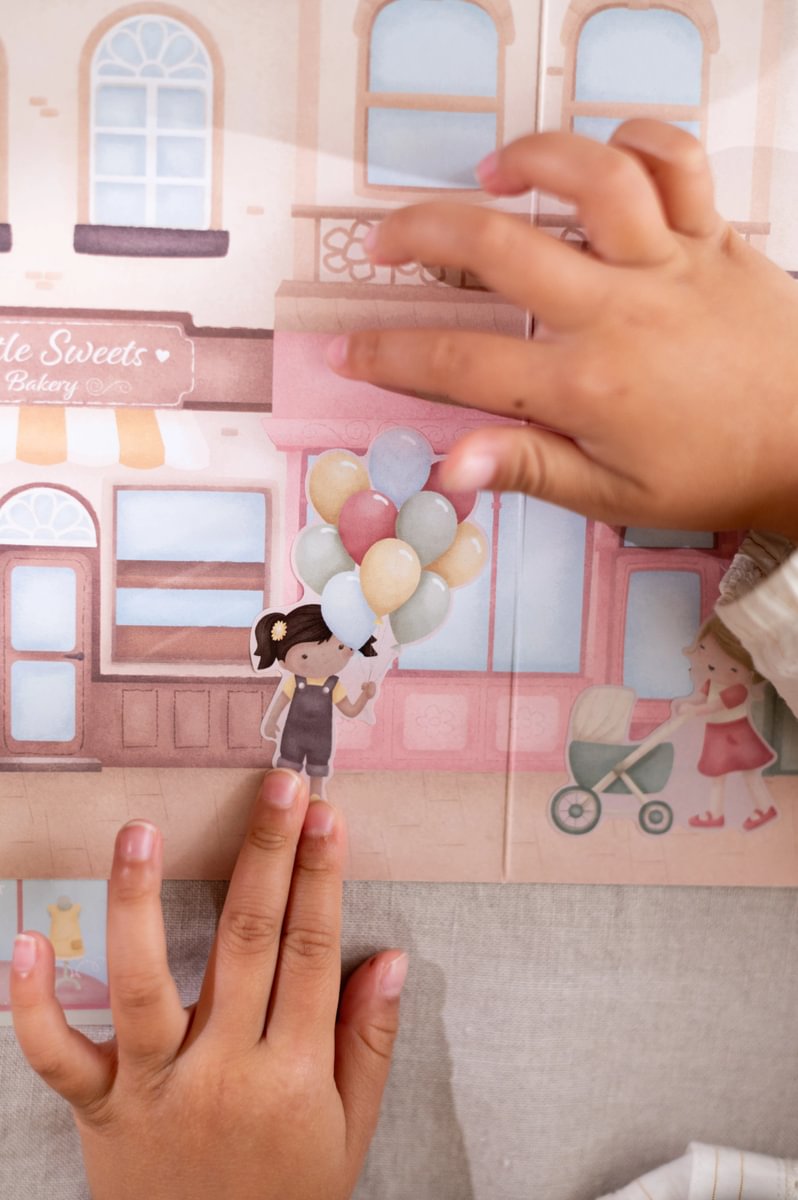 Uzlīmju aktivitāšu grāmata Sticker Story Booklet Rosa's Shopping, Little Dutch, LD126763