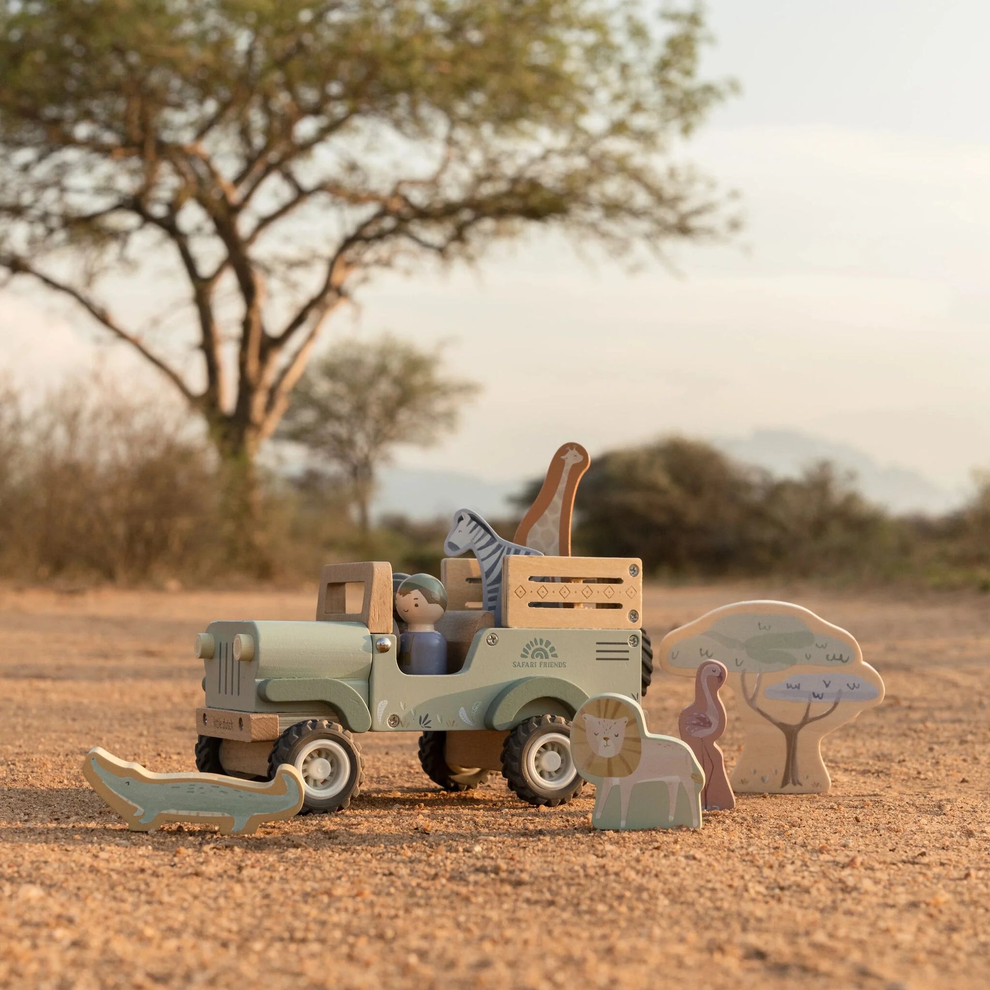 Koka formiņu šķirotājs Safari Auto, Safari Friends Shape Sorter, Little Dutch, LD7447