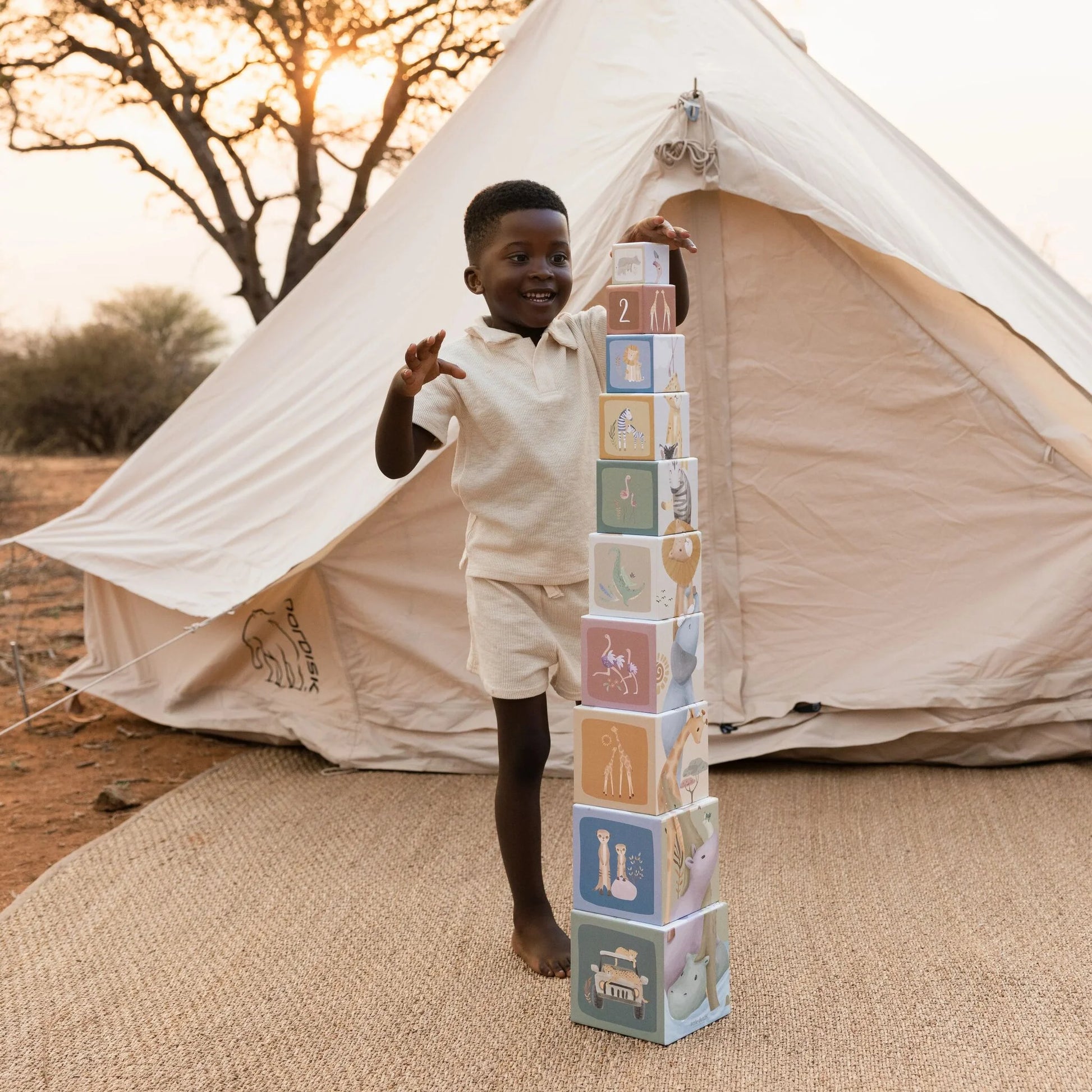 Kraujamie kartona kluči, Stacking Tower Safari Friends, Little Dutch, LD7439
