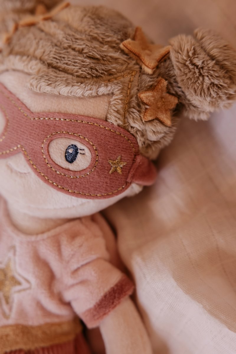 Supervarone lelle Rosa Cuddle Doll Superhero Rosa 35cm, Little Dutch, LD4673