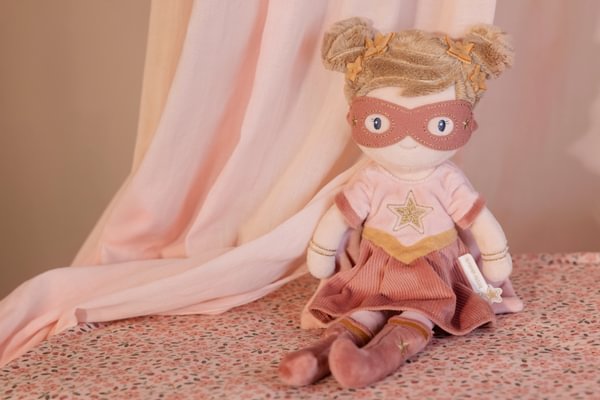 Supervarone lelle Rosa Cuddle Doll Superhero Rosa 35cm, Little Dutch, LD4673