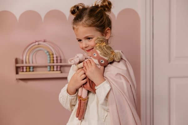 Supervarone lelle Rosa Cuddle Doll Superhero Rosa 35cm, Little Dutch, LD4673