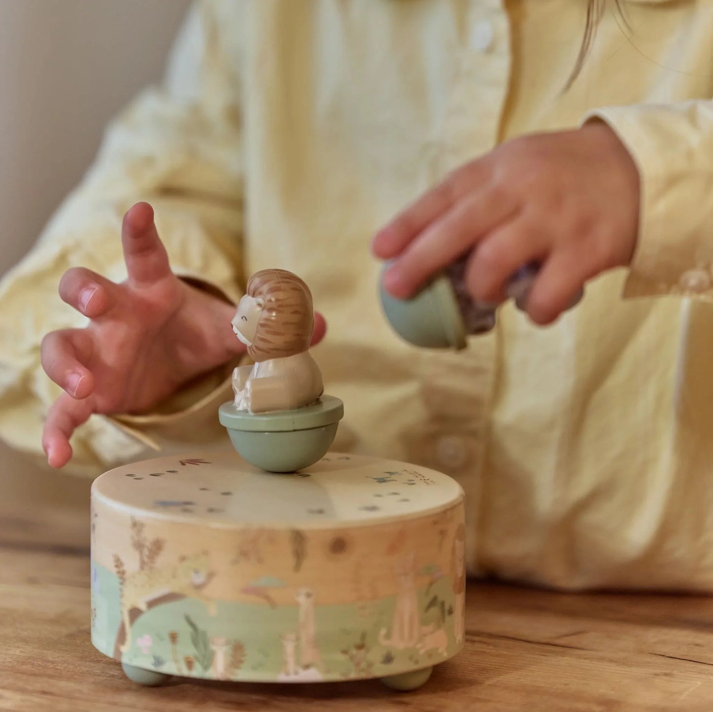 Uzgriežamā mūzikas kastīte Safari Friends Music Box, Little Dutch, LD7489