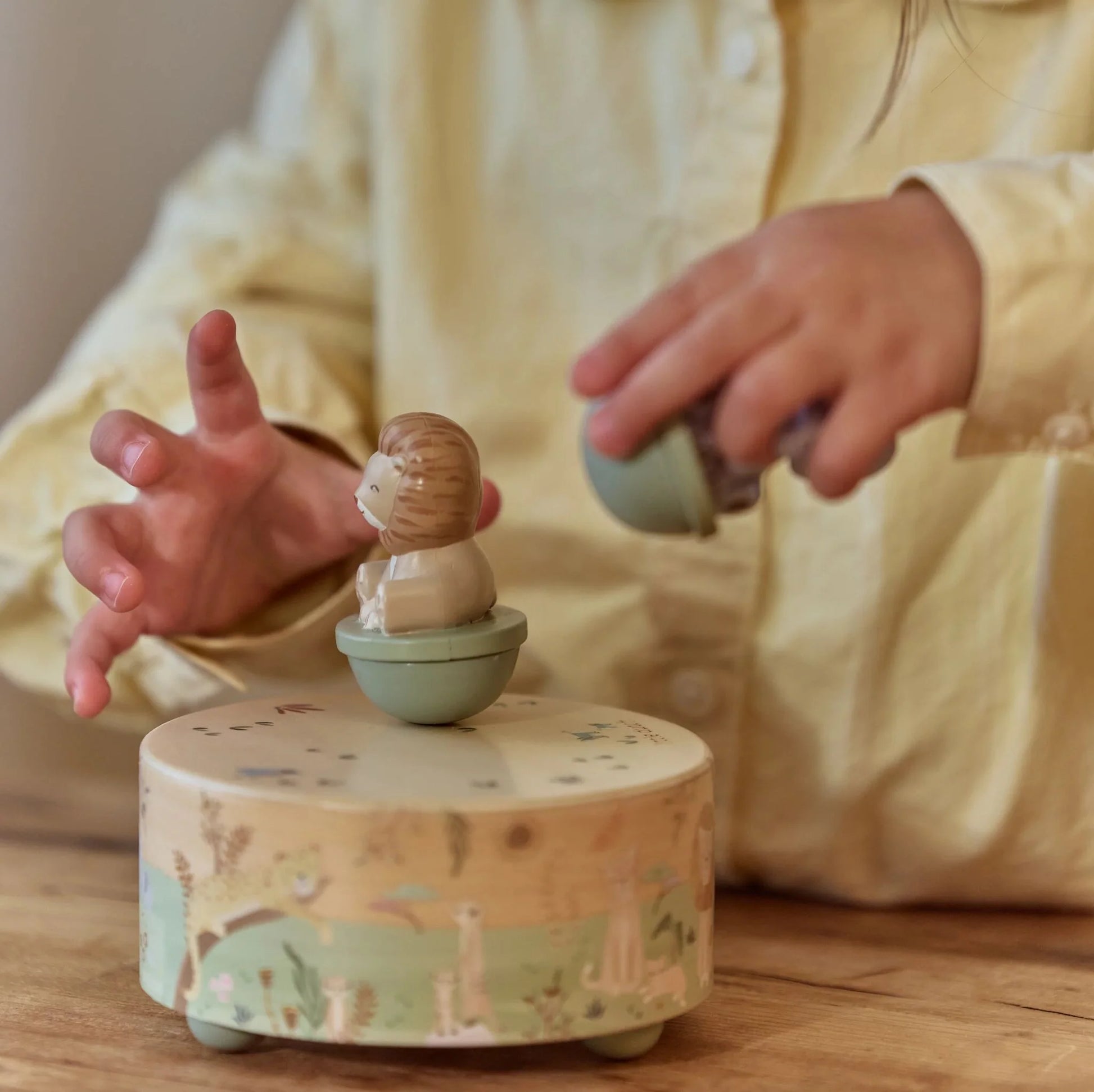 Uzgriežamā mūzikas kastīte Safari Friends Music Box, Little Dutch, LD7489