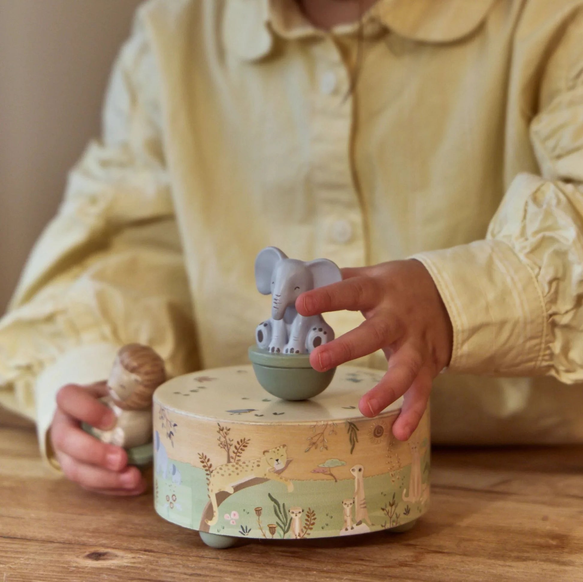 Uzgriežamā mūzikas kastīte Safari Friends Music Box, Little Dutch, LD7489
