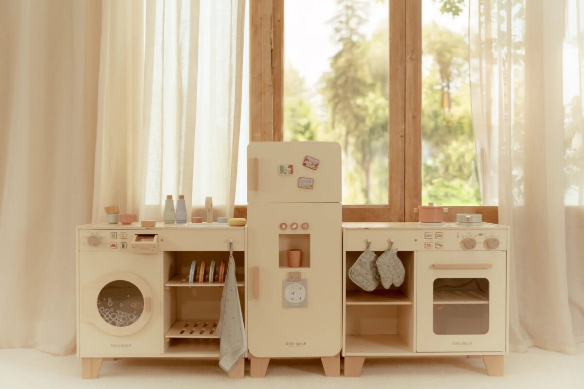 Bērnu rotaļu koka virtuve Wooden Play Kitchen, Little Dutch, ld2498