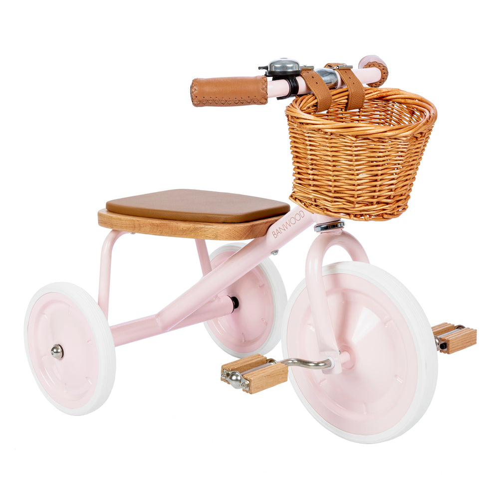 Banwood Pink Trike trīsritenis ar pītu groziņu, rozā