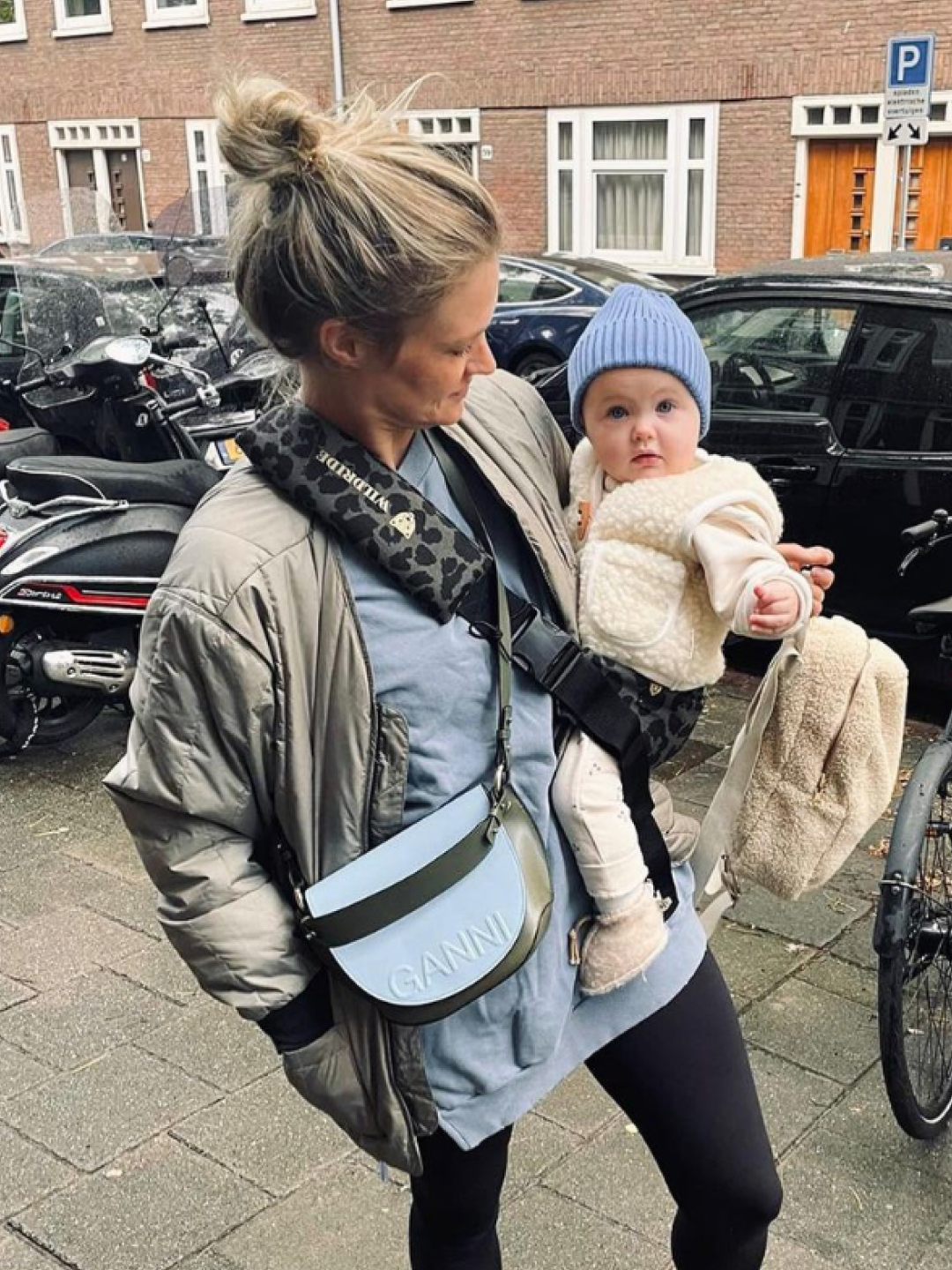 Bērna nešanas soma / josta Wildride Toddler Carrier Print Grey Leopard, www.rocketbaby.lv